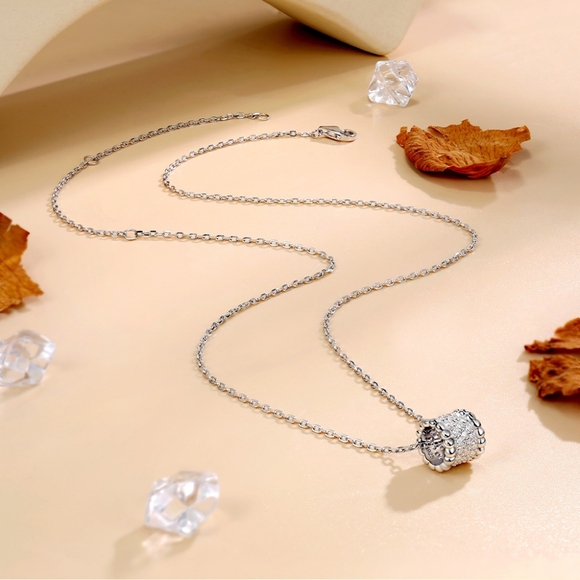 Sterling silver diamond necklace - Picture 8 of 9